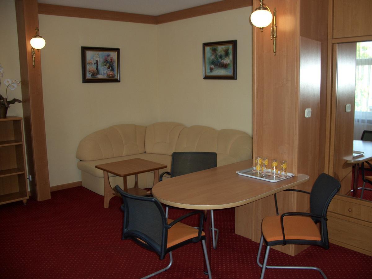 Hotel Alga ウストカ エクステリア 写真